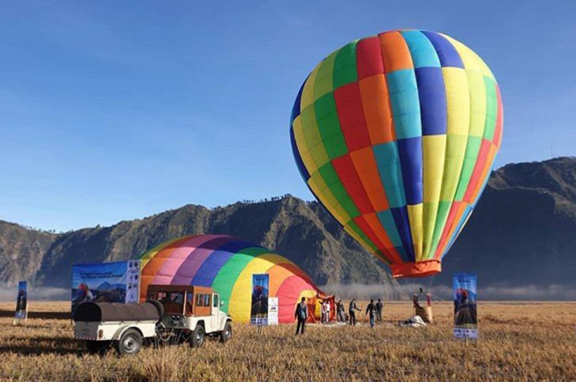 Wahana baru Bromo Hot Air Balloon di Gunung Bromo. (foto: Istimewa)